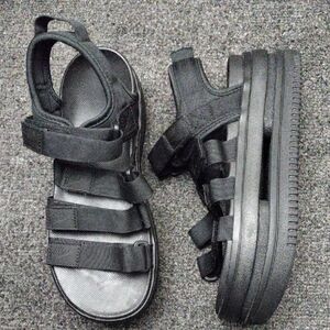 Nike Icon Classic "Triple Black" Classic Sandals